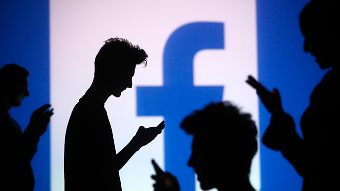 Facebook a plătit adolescenți ca să vadă ce mesaje trimit