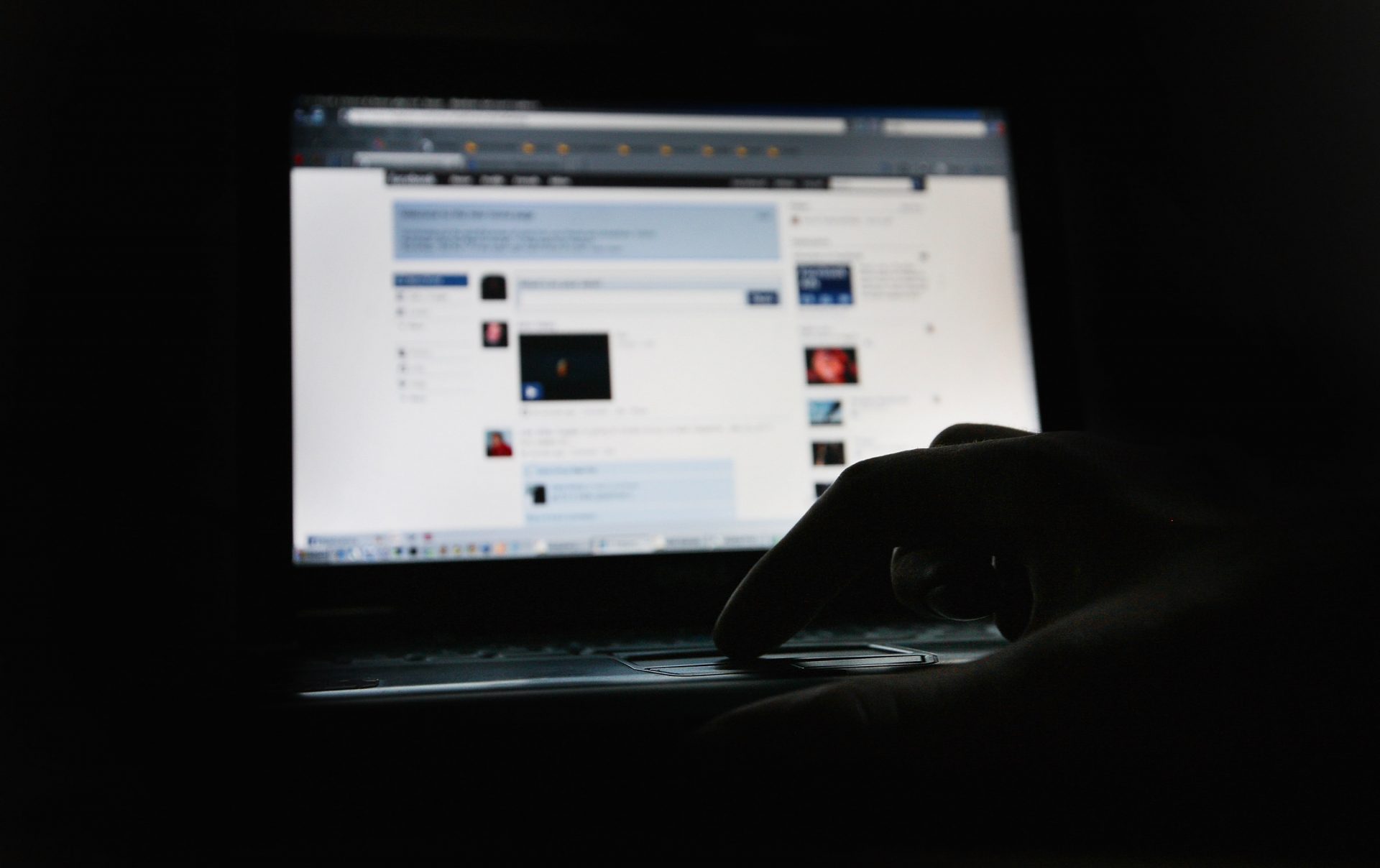 Comisia Europeană ar putea sancționa rețelele de socializare pentru nerespectarea codului de conduită privind dezinformarea