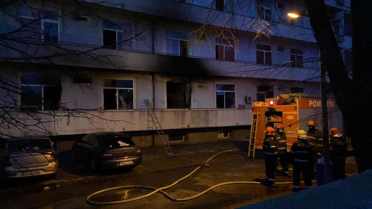 Cum s-a văzut incendiul de la Matei Balș în presă: despre primele date și informațiile pe surse