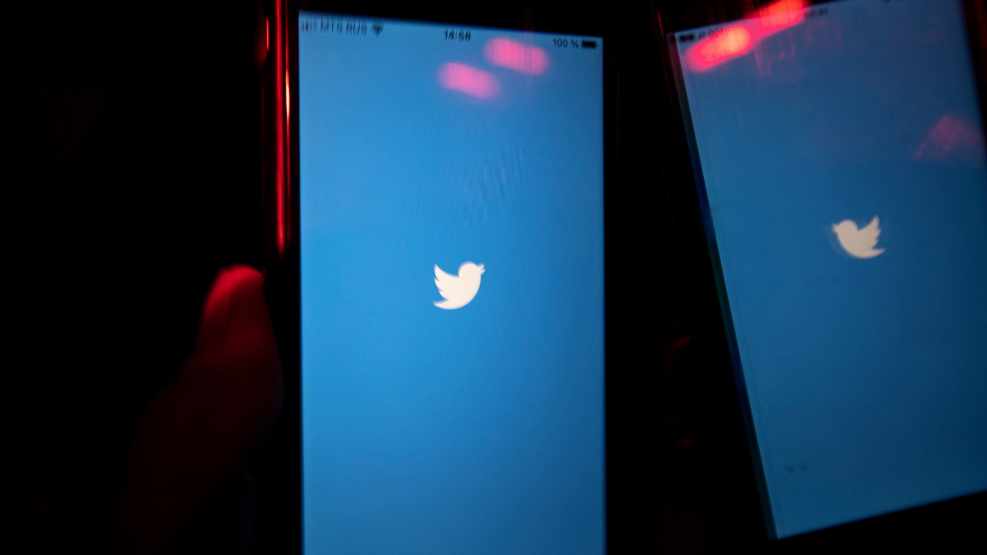 Rusia cere Twitter să blocheze activitatea unei publicații de opoziție, după ce a amenințat că va închide platforma