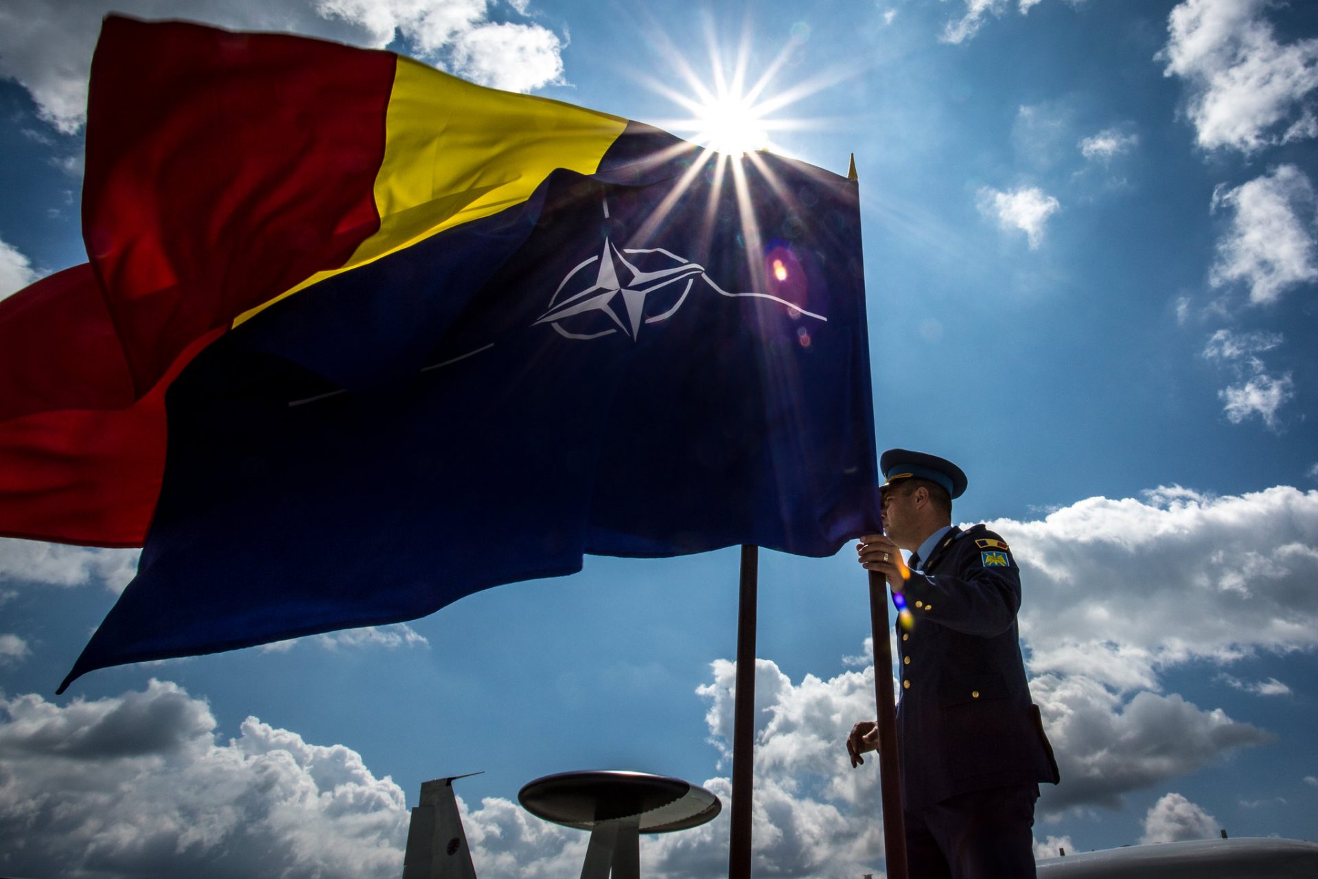 Narativele propagandei ruse, îmbrățișate de români: cum ne desconsiderăm poziția în relația cu partenerii strategici