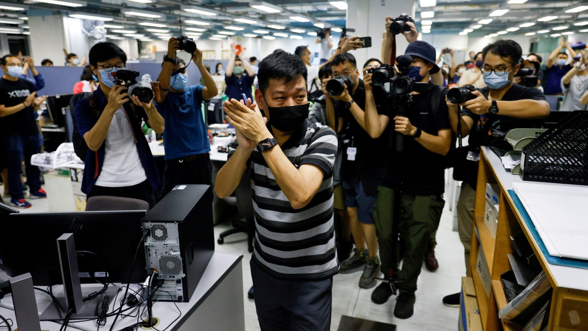 Hong Kong spune că ar putea incrimina răspândirea ”fake news”, dacă alte metode nu funcționează
