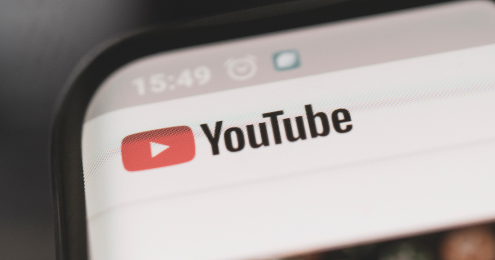 YouTube elimină zeci de mii de videoclipuri privind războiul din Ucraina