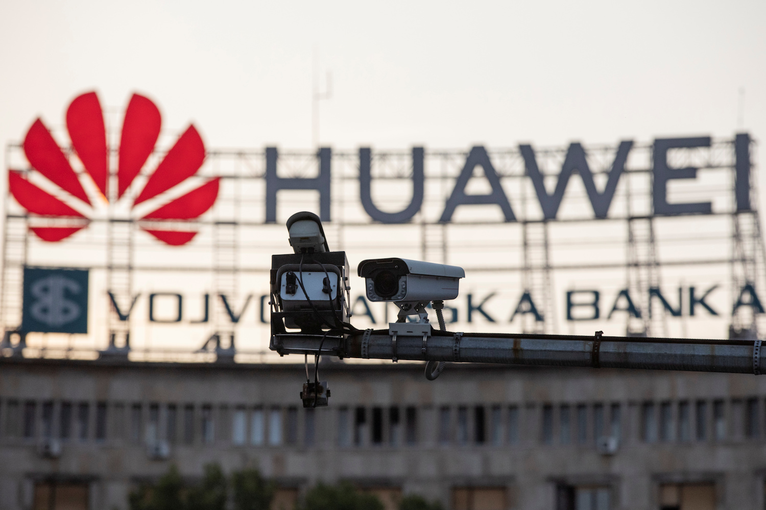 Huawei a ajutat la construirea programelor de monitorizare din China