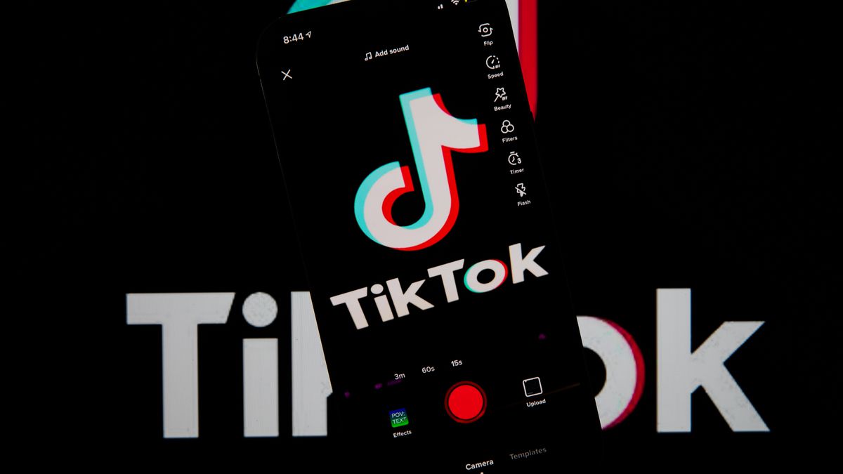 TikTok crește vârsta minimă pentru a putea face livestreaming pe platformă