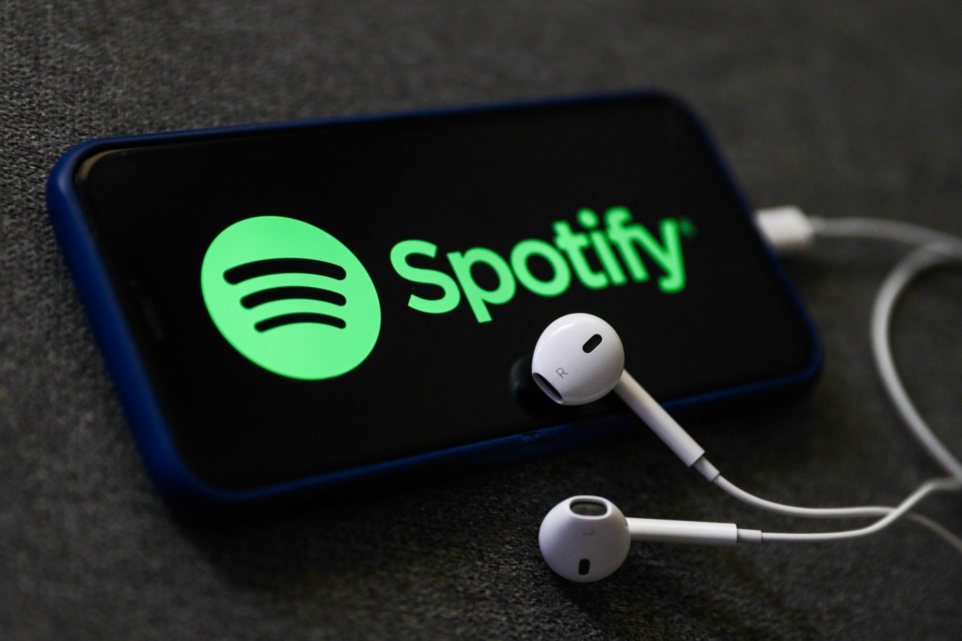 Spotify introduce măsuri de combatere a dezinformării pentru podcasturile care vorbesc despre Covid-19