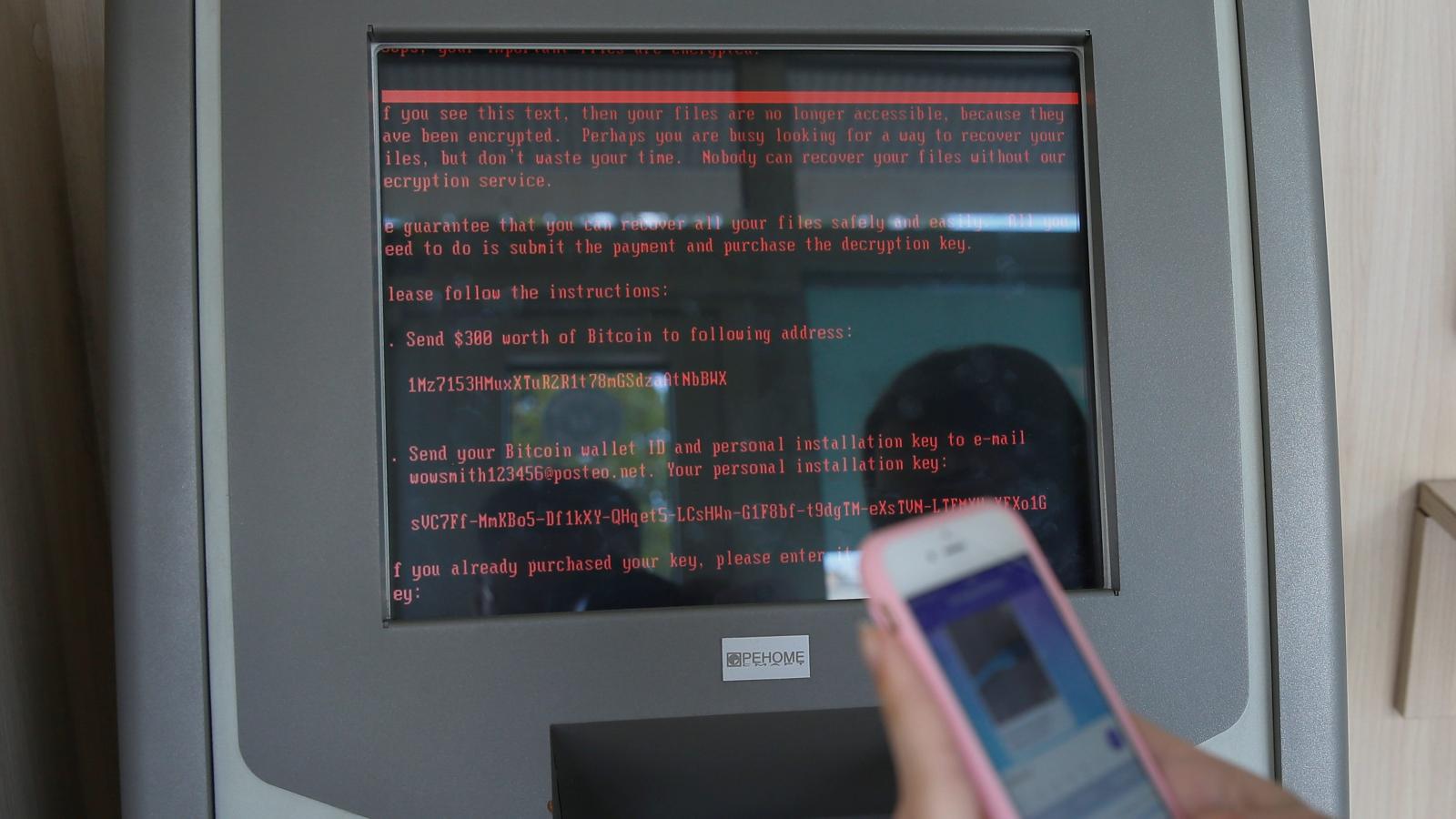 Ucraina, lovită de un atac cibernetic masiv. Hackerii au lăsat un mesaj: „Așteptați-vă la mai rău”