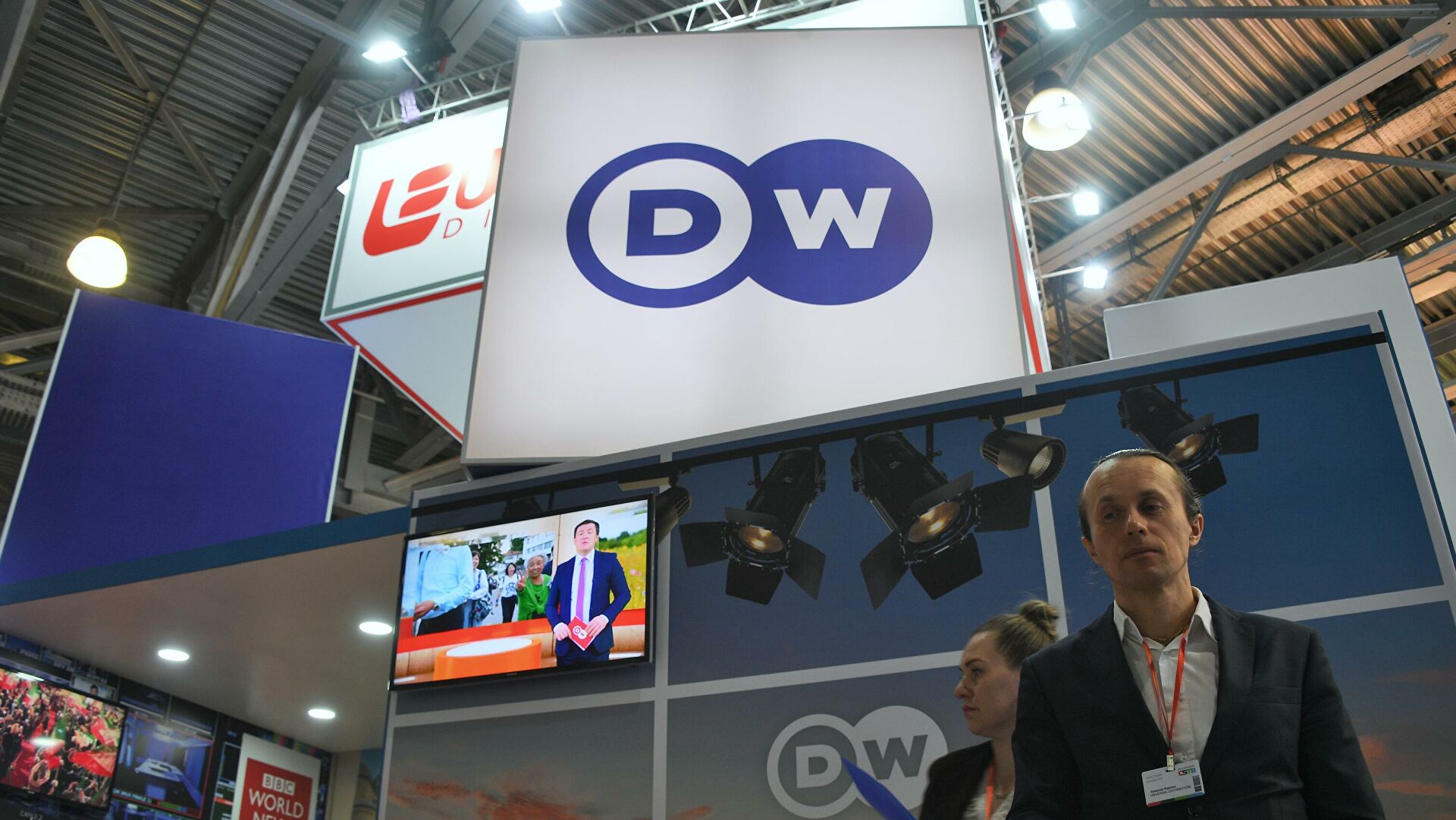 Sediul Deutsche Welle de la Moscova va fi închis. Rusia retrage acreditările jurnaliștilor