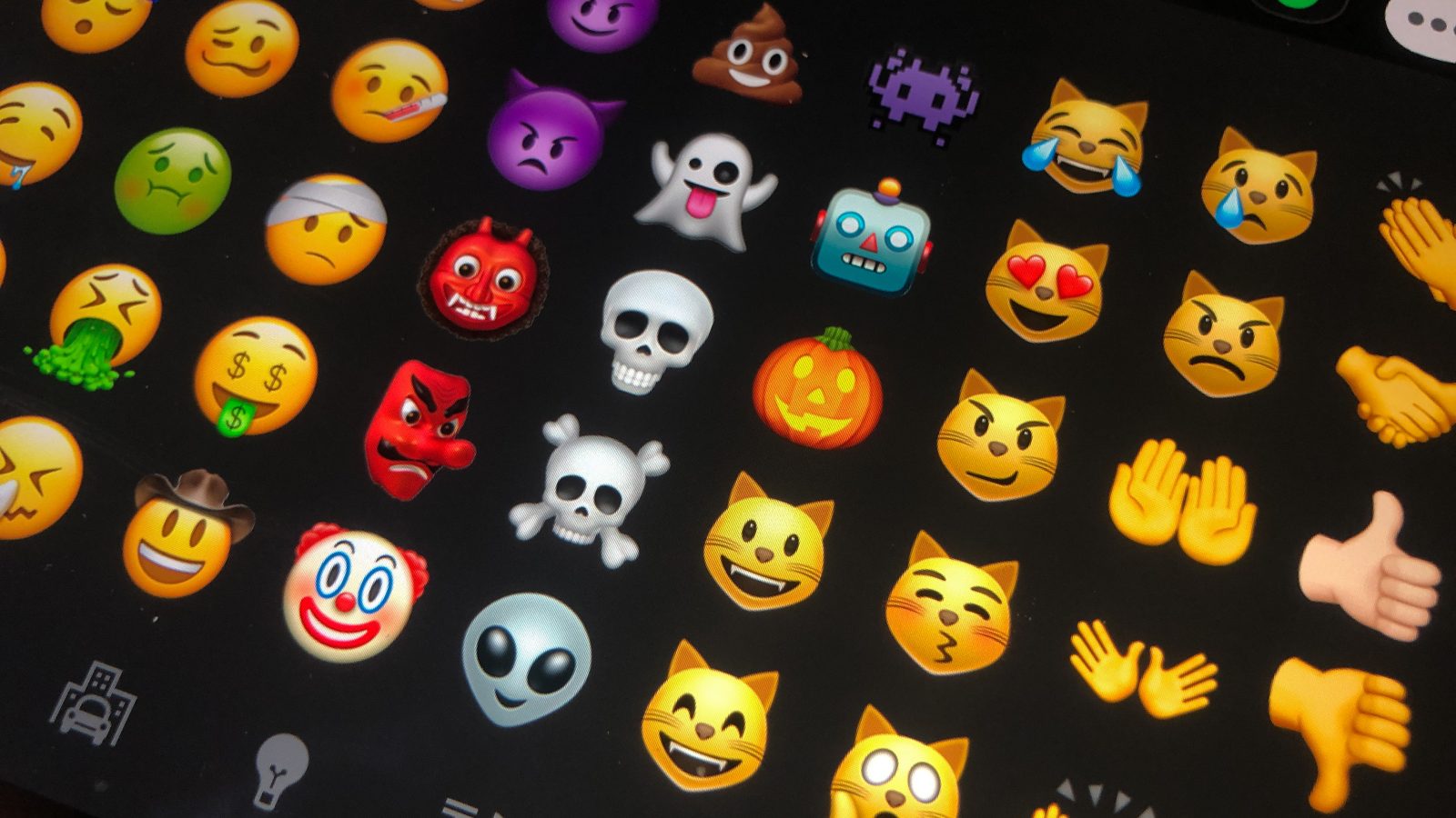 Propaganda ISIS folosește o nouă armă în mediul online: emoji-urile