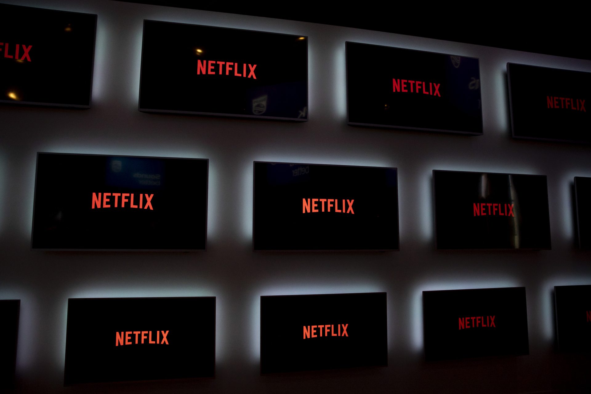 Netflix are probleme. Compania a pierdut abonați pentru prima dată în ultimii zece ani