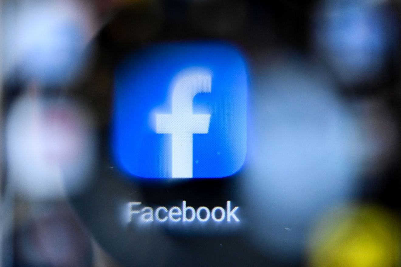 Rusia a decis să interzică Facebook