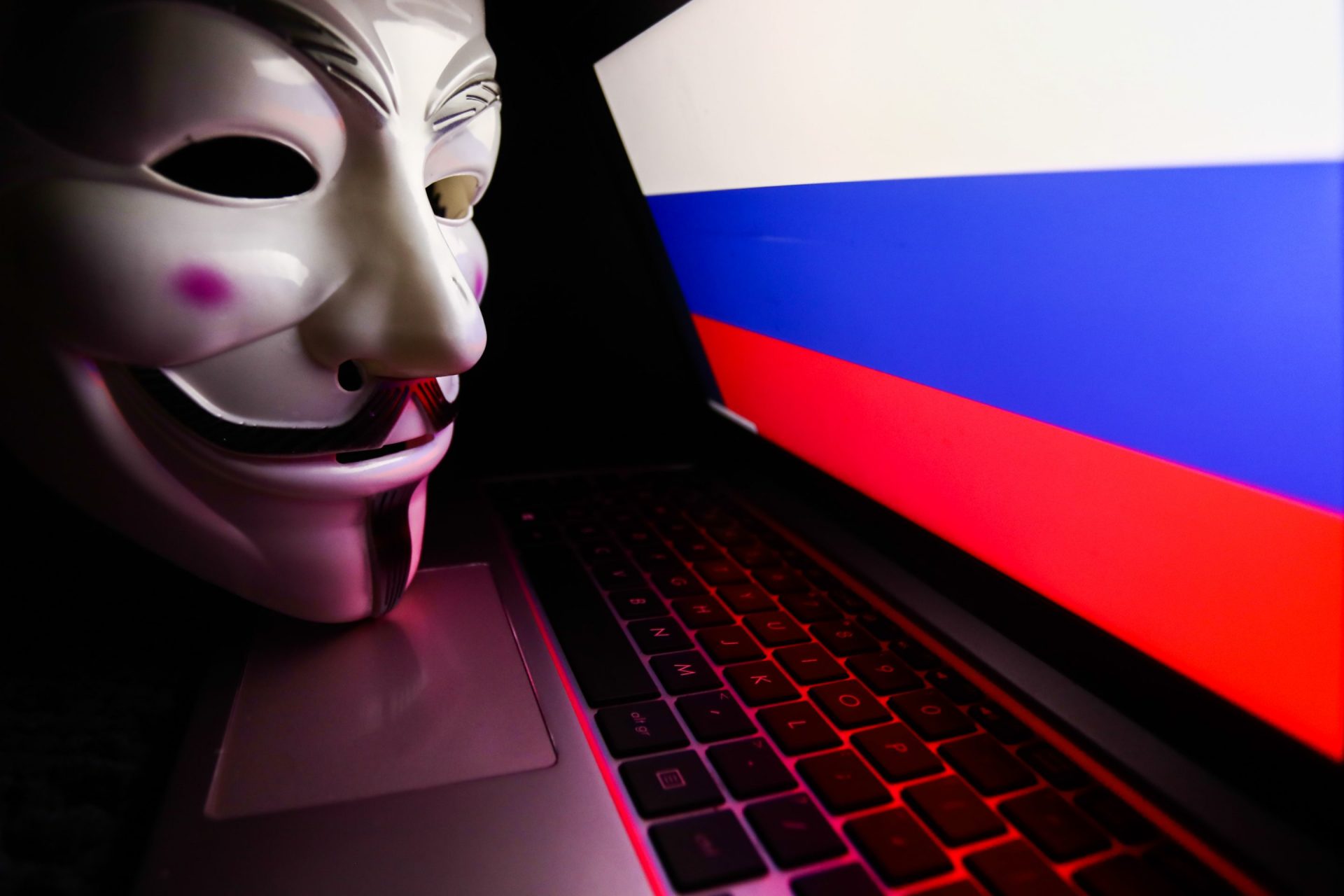Cele mai importante atacuri ale Anonymous asupra infrastructurii digitale a Rusiei