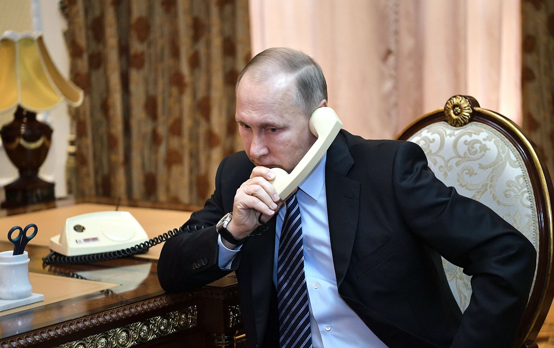Cum să faci farse la telefon oficialilor ruși