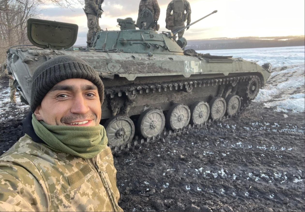 Un jurnalist ucrainean înrolat în armată a fost ucis. Zelenski: „Din prima zi a războiului, a fost în prima linie”