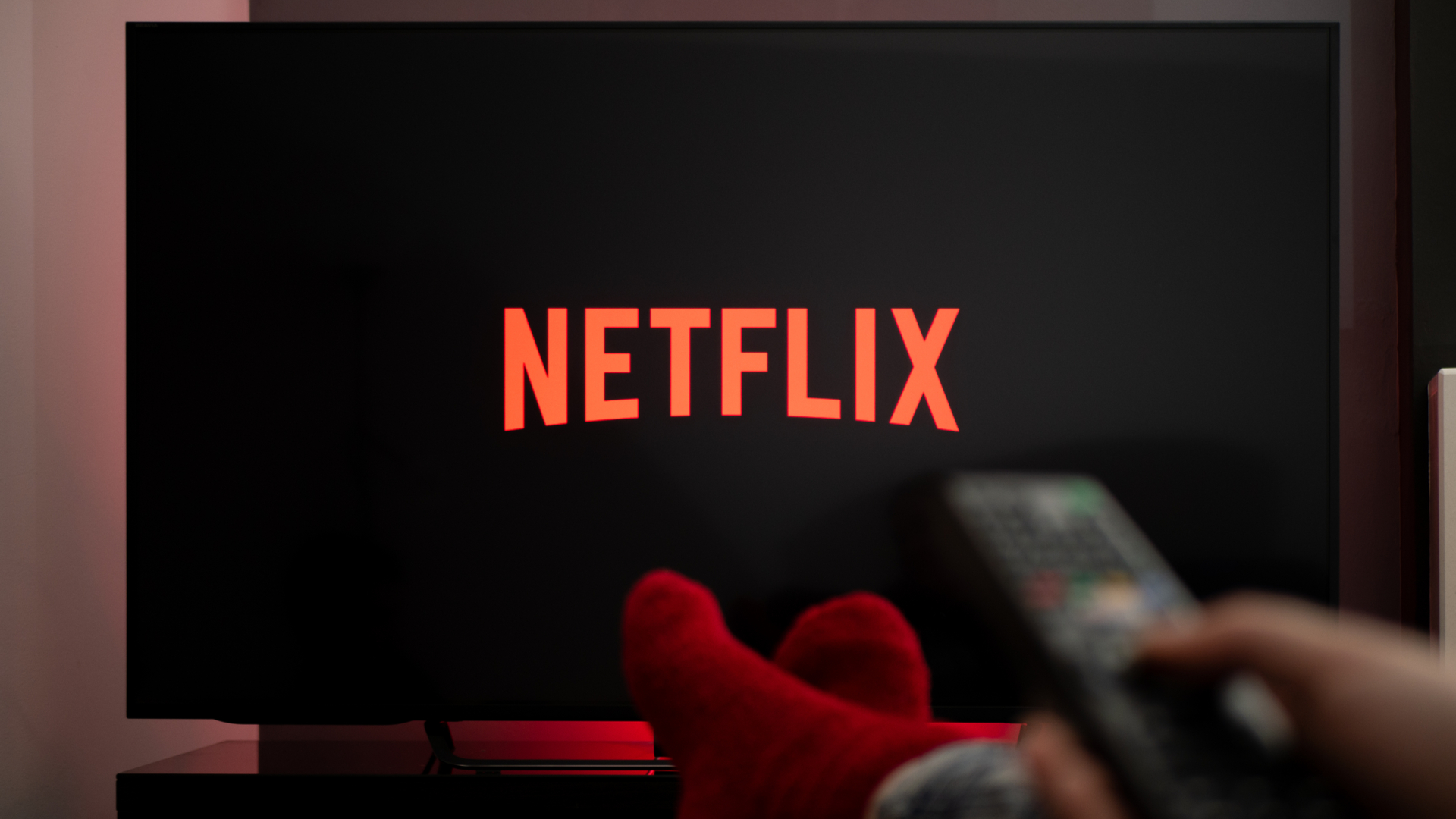 Abonamentul Netflix cu reclame, mai ieftin și fără toate serialele
