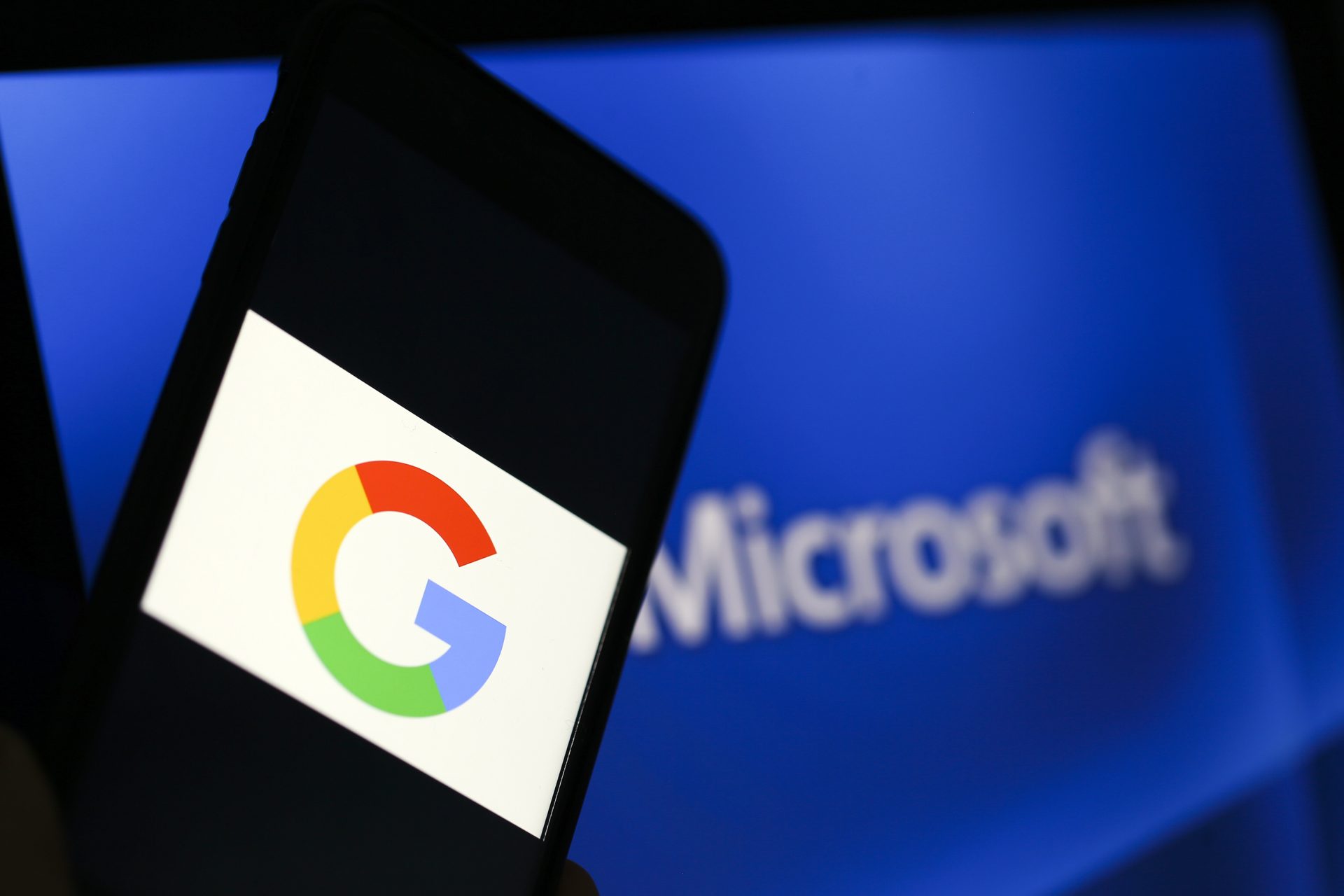 Google și Microsoft, afectate și nu prea de scăderea economică