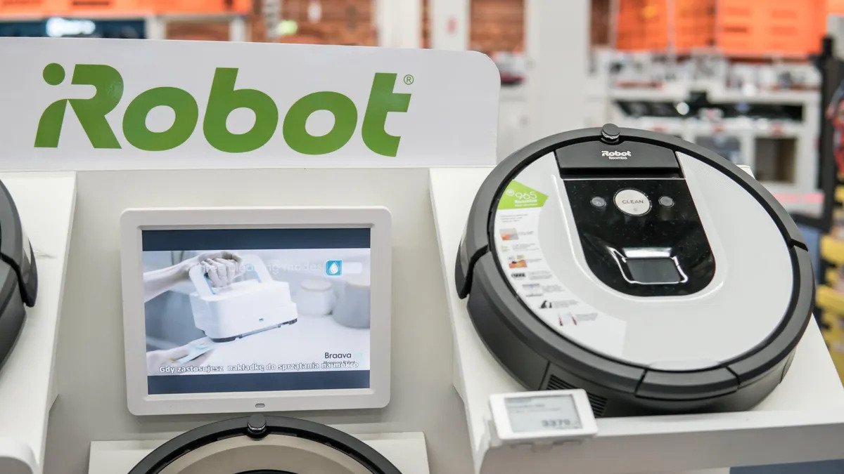 Roomba, aspiratorul care schițează caselor utilizatorilor, a fost cumpărat de Amazon
