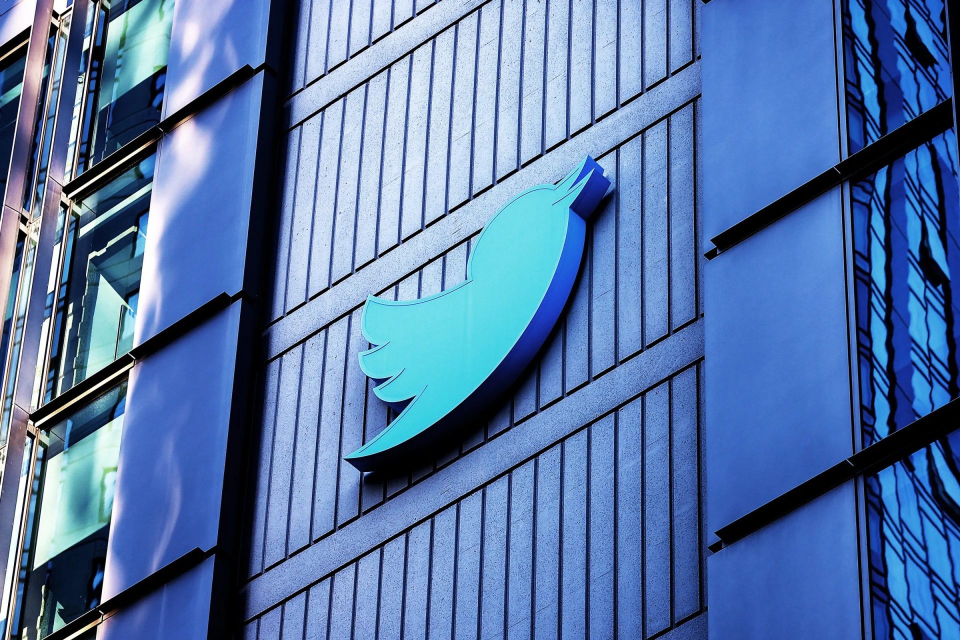 Pierderile continuă la Twitter. Cheltuielile pentru reclame online au scăzut cu peste 70%, în decembrie