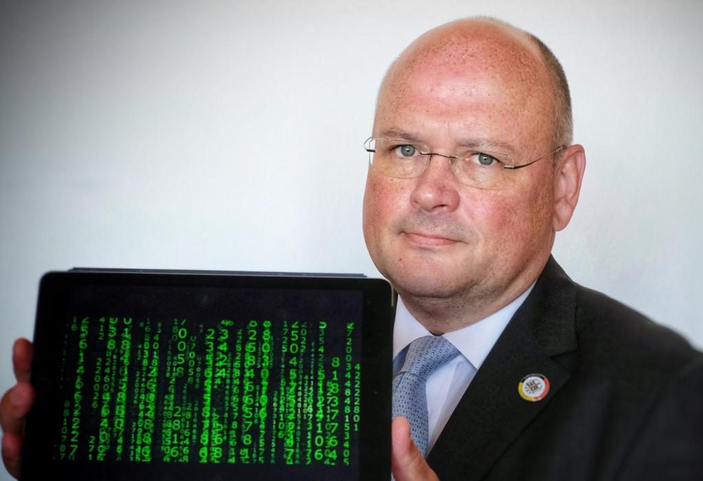 Șeful securității cibernetice din Germania ar putea fi demis din cauza legăturilor cu Rusia