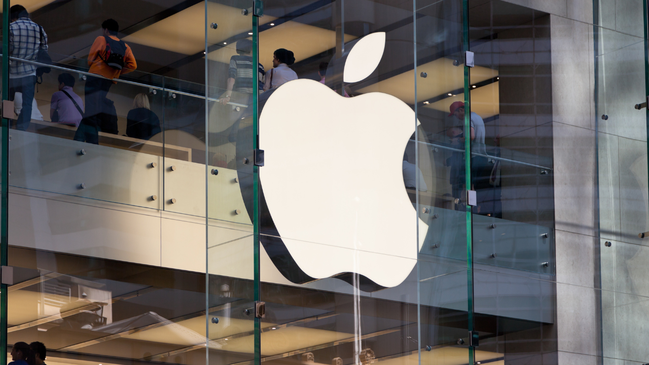 Apple, acuzată în Franța de abuz de poziție dominantă și gestionare incorectă a datelor personale