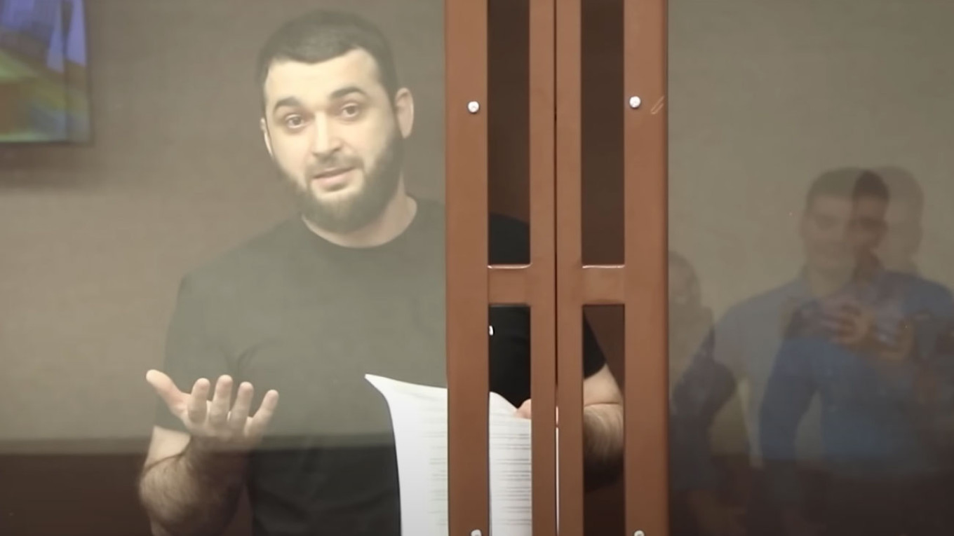 Jurnalist rus, condamnat la peste 17 ani de închisoare pentru finanțarea terorismului