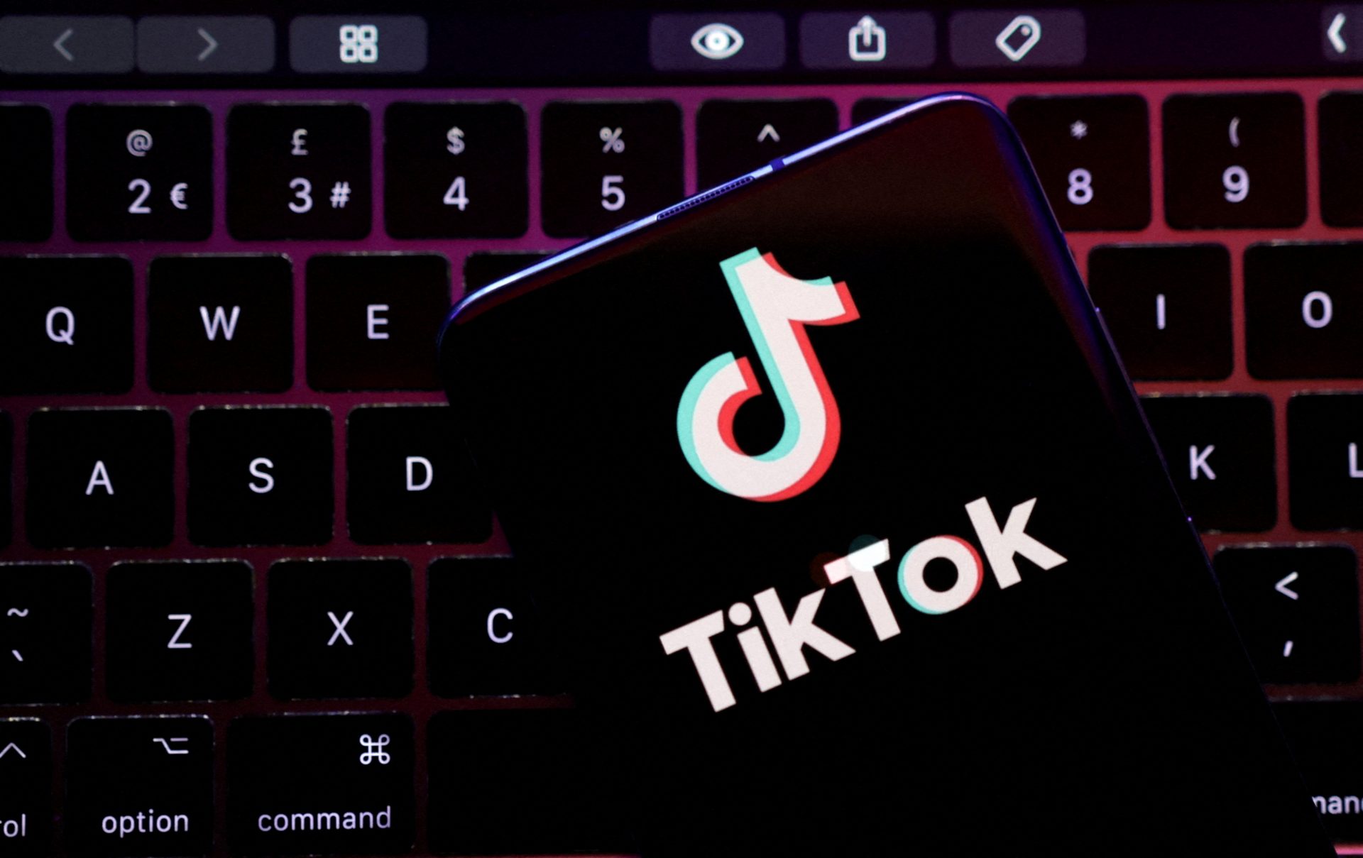 TikTok își extinde strategia anti-dezinformare, înaintea alegerilor europarlamentare