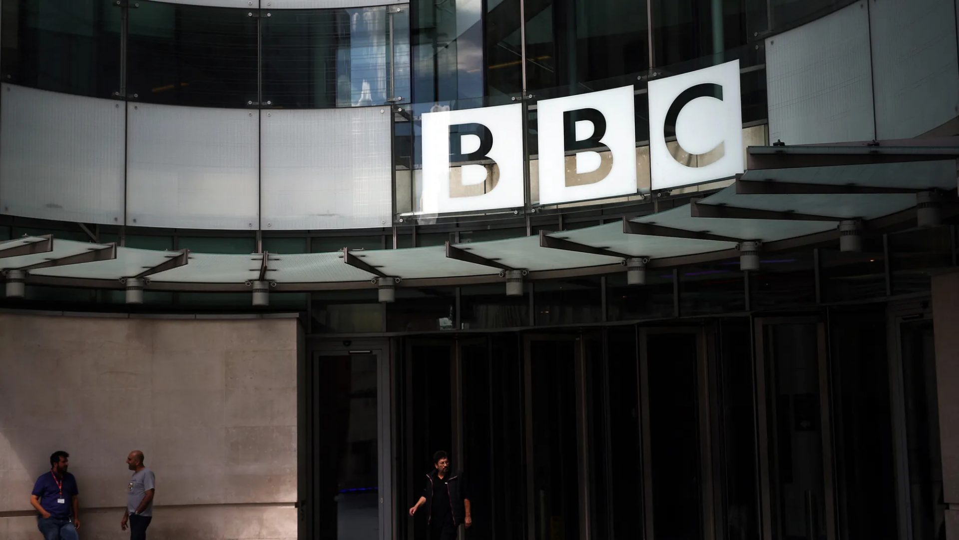 Opt jurnaliști BBC acuză organizația media de bias pro-Israel