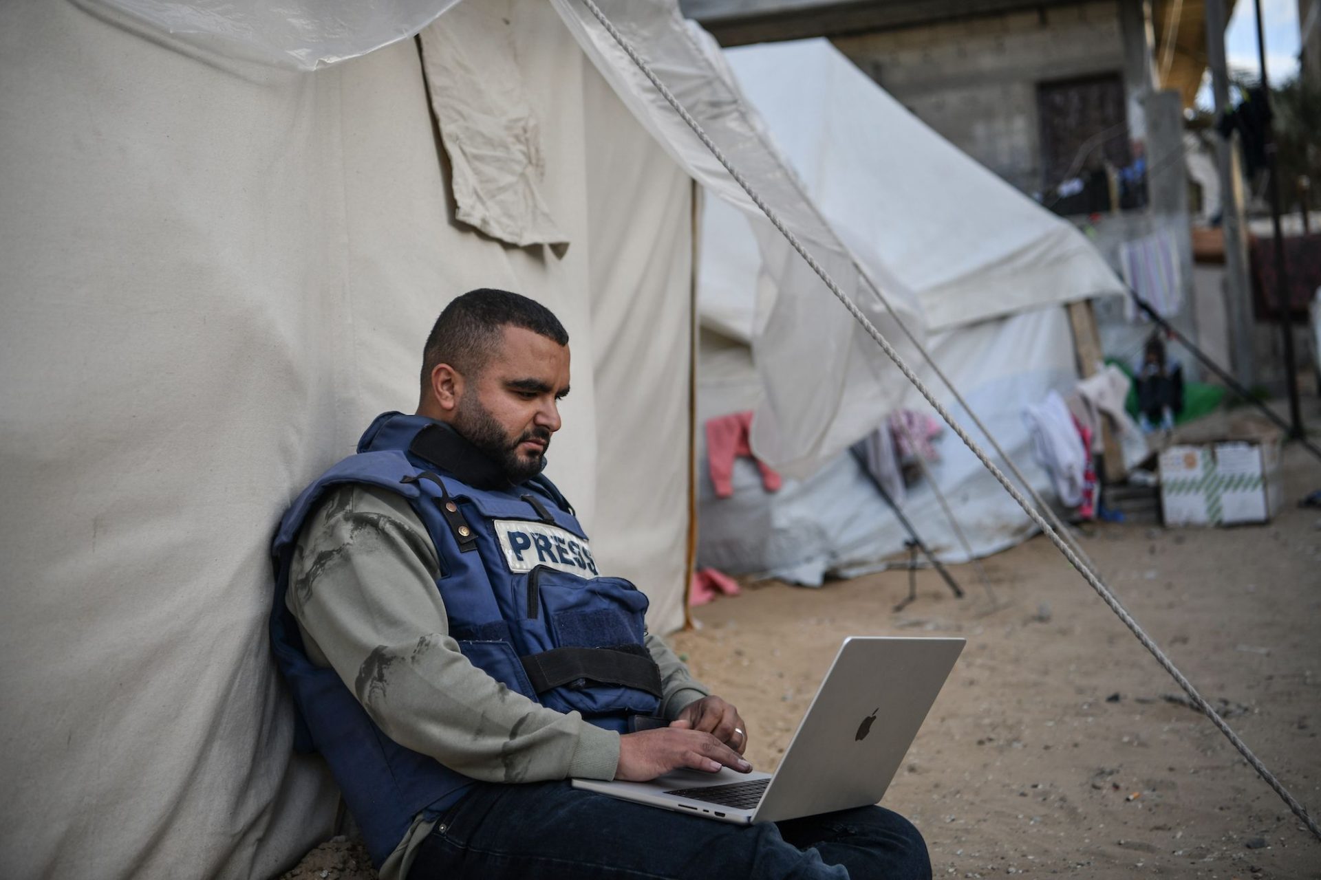 Criza din Gaza este accentuată de întreruperea prelungită a telefoniei și a internetului