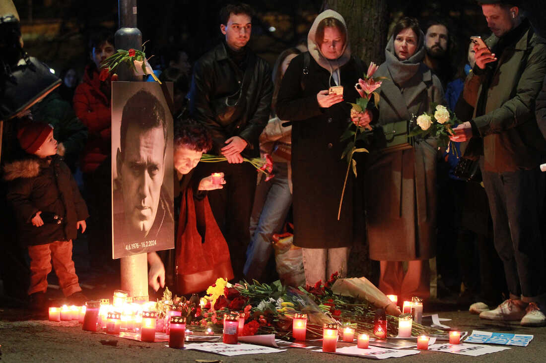 Propaganda rusă insinuează că Occidentul beneficiază de moartea lui Navalnîi