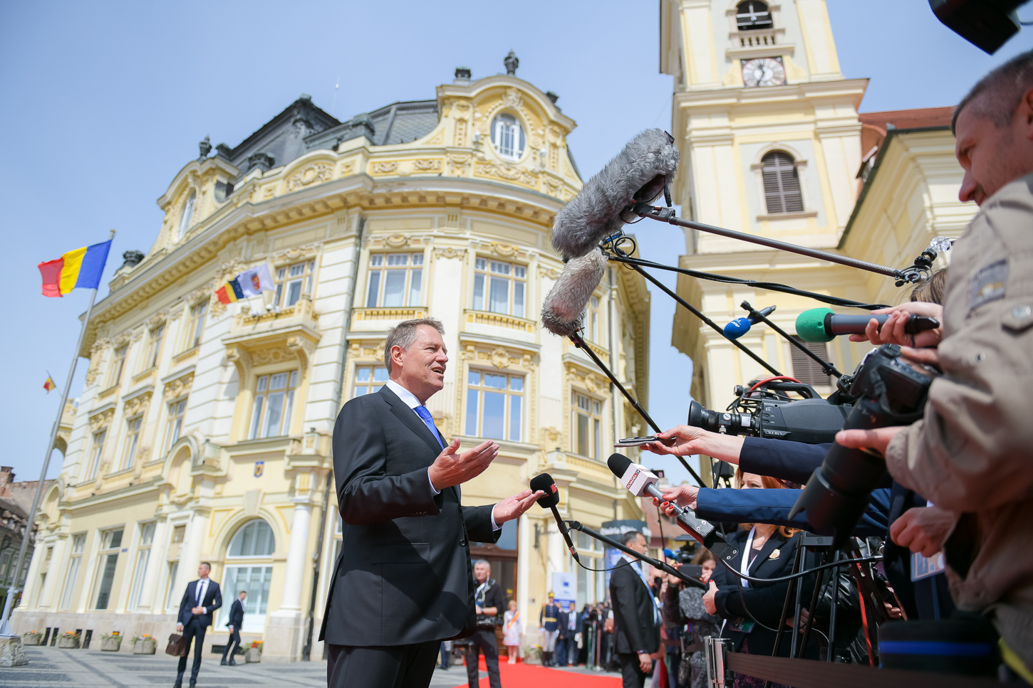 Câte șanse îi dă presa internațională lui Klaus Iohannis să ajungă șeful NATO