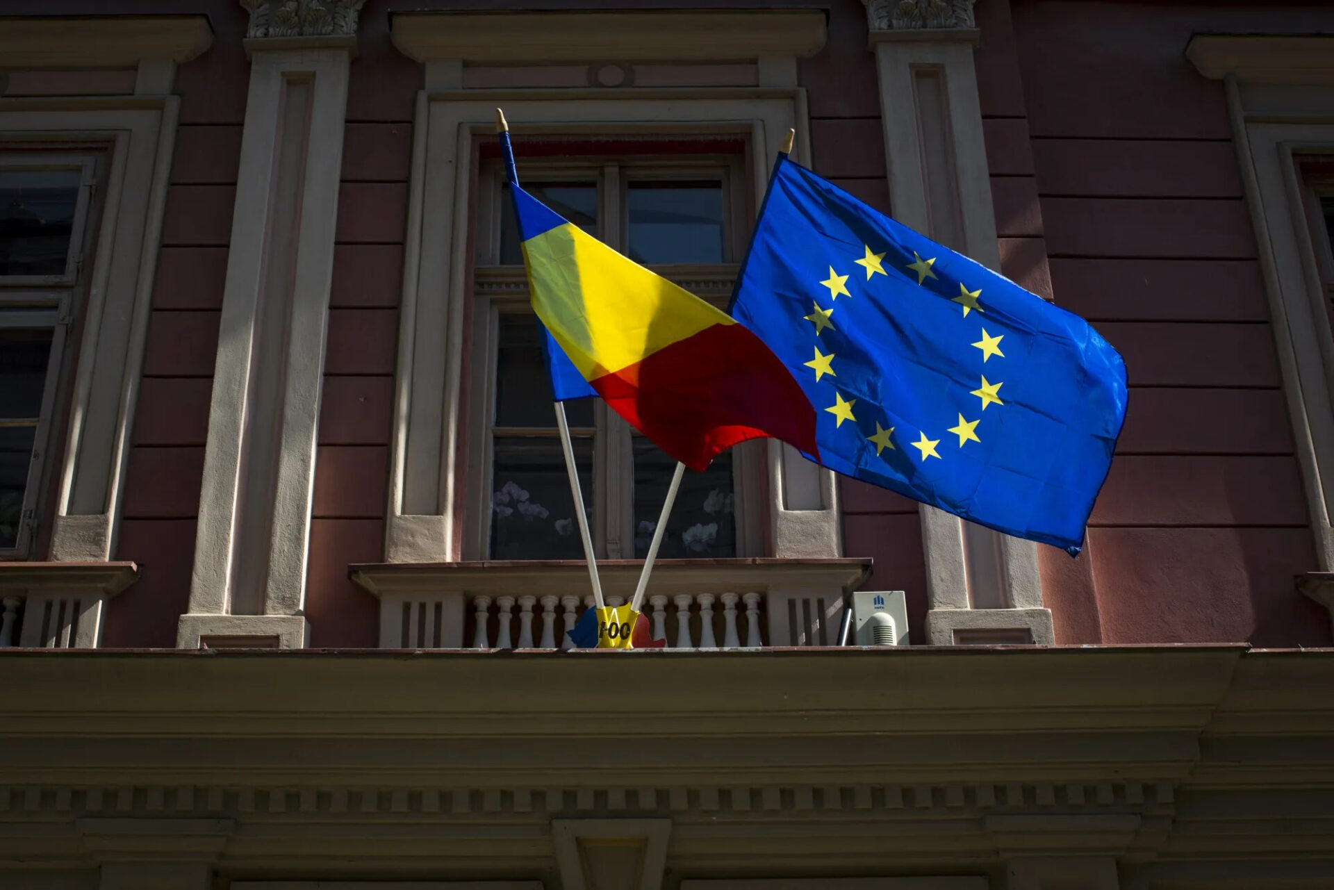 S-a lansat chatbotul jurnalistic care luptă cu dezinformarea. România, parte din proiect