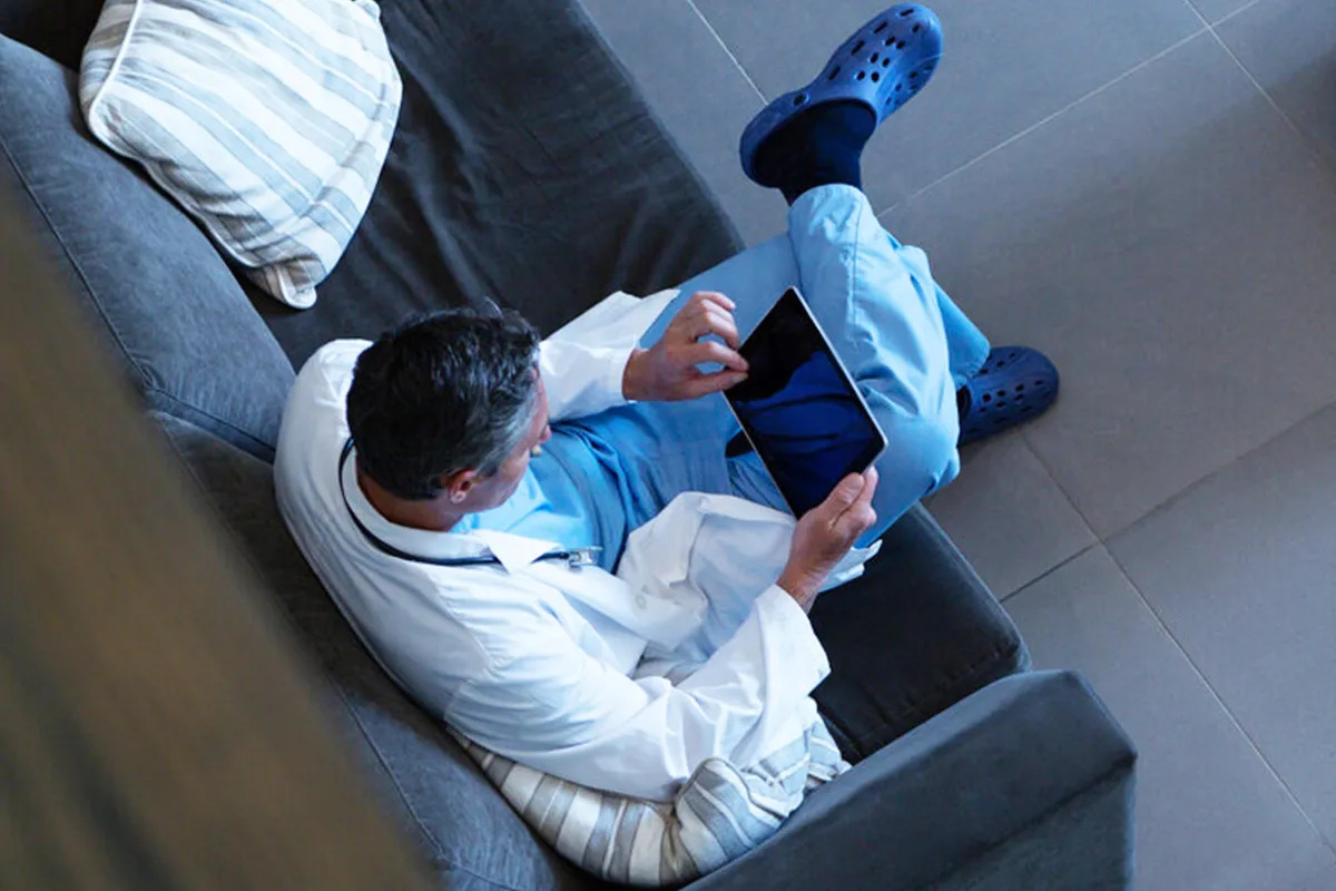 Atenţie la zvonuri: ChatGPT nu a blocat oferirea de sfaturi legale şi medicale