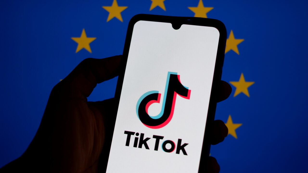 Una din patru postări de pe TikTok conține dezinformare