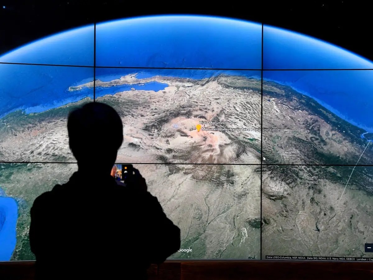 Google Earth a devenit, pentru o zi, o fabrică de imagini false